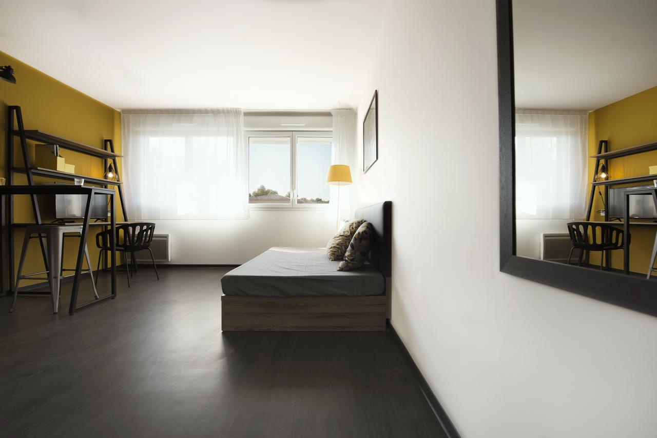 Residence Uxco Kampus 30 Ex Suiteasy นีมส์ ภายนอก รูปภาพ
