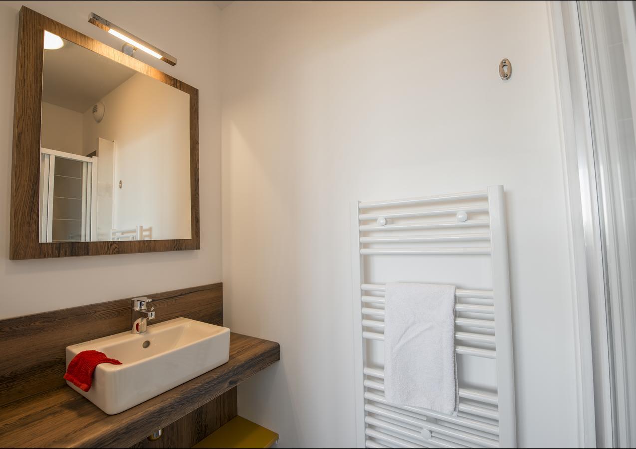 Residence Uxco Kampus 30 Ex Suiteasy นีมส์ ภายนอก รูปภาพ