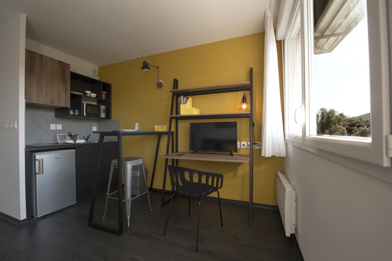 Residence Uxco Kampus 30 Ex Suiteasy นีมส์ ภายนอก รูปภาพ